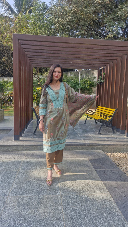 Elegant Lace Suit Set TT128