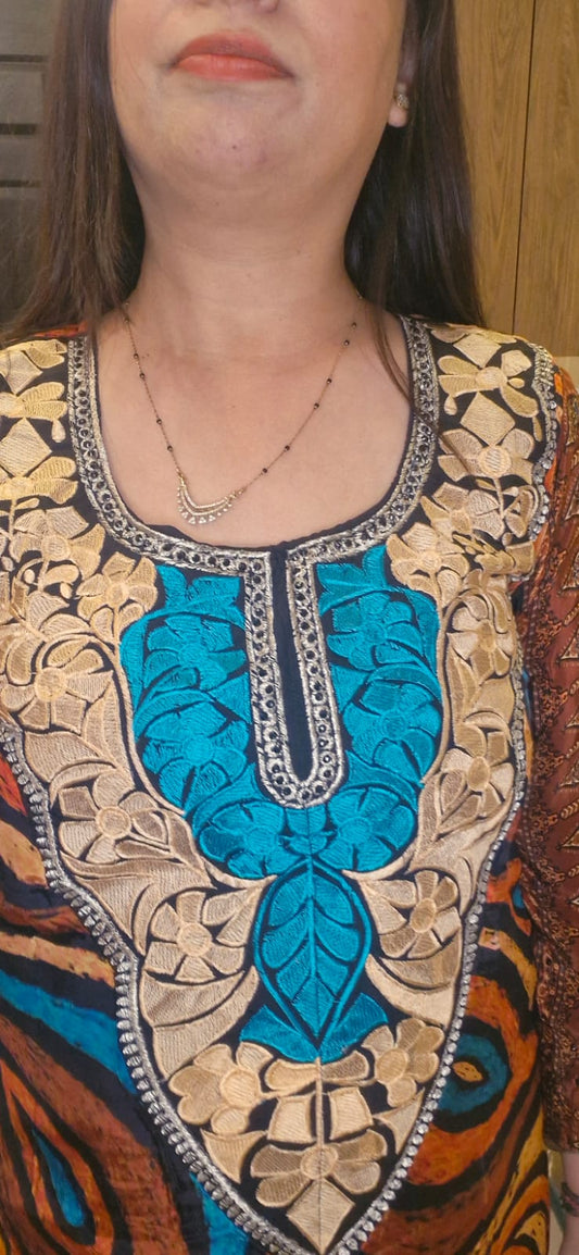 Elegant Suit With U-shape Neck TT140