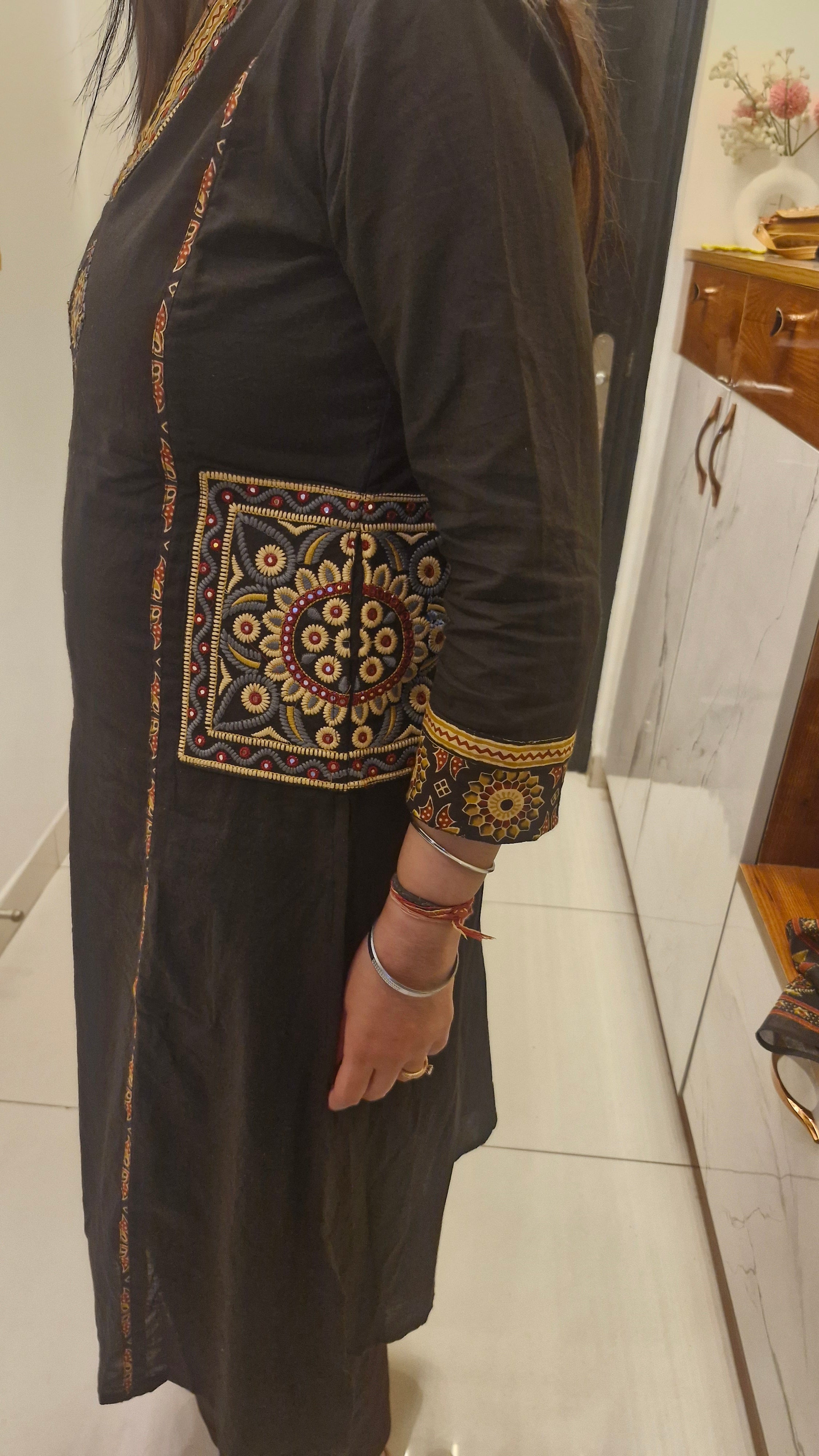 Beautiful Pattern Print Long Suit TT138