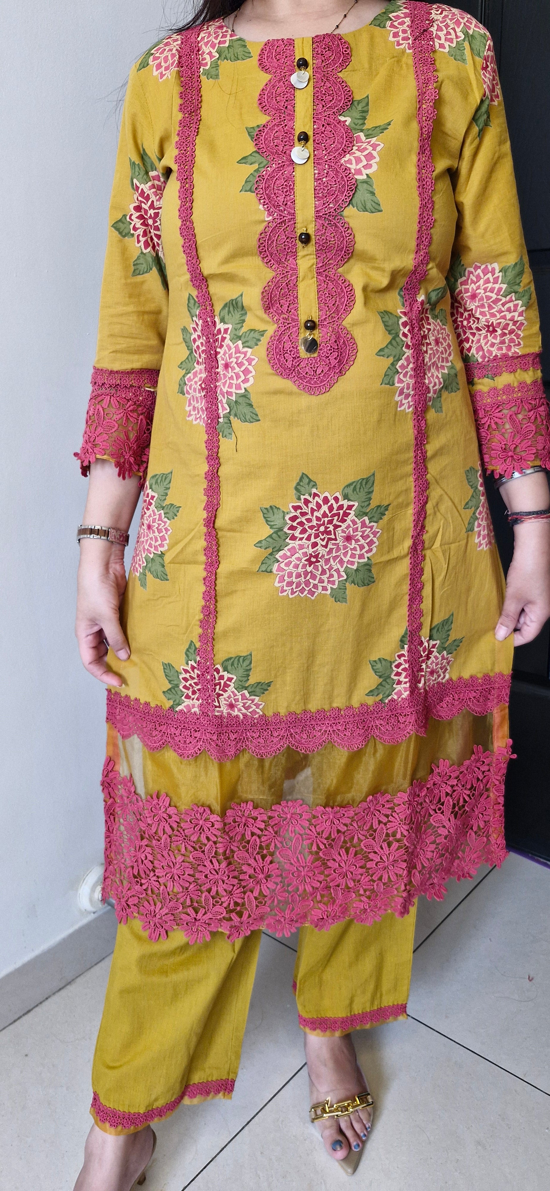 Elegant Pakistani Suit Set TT134