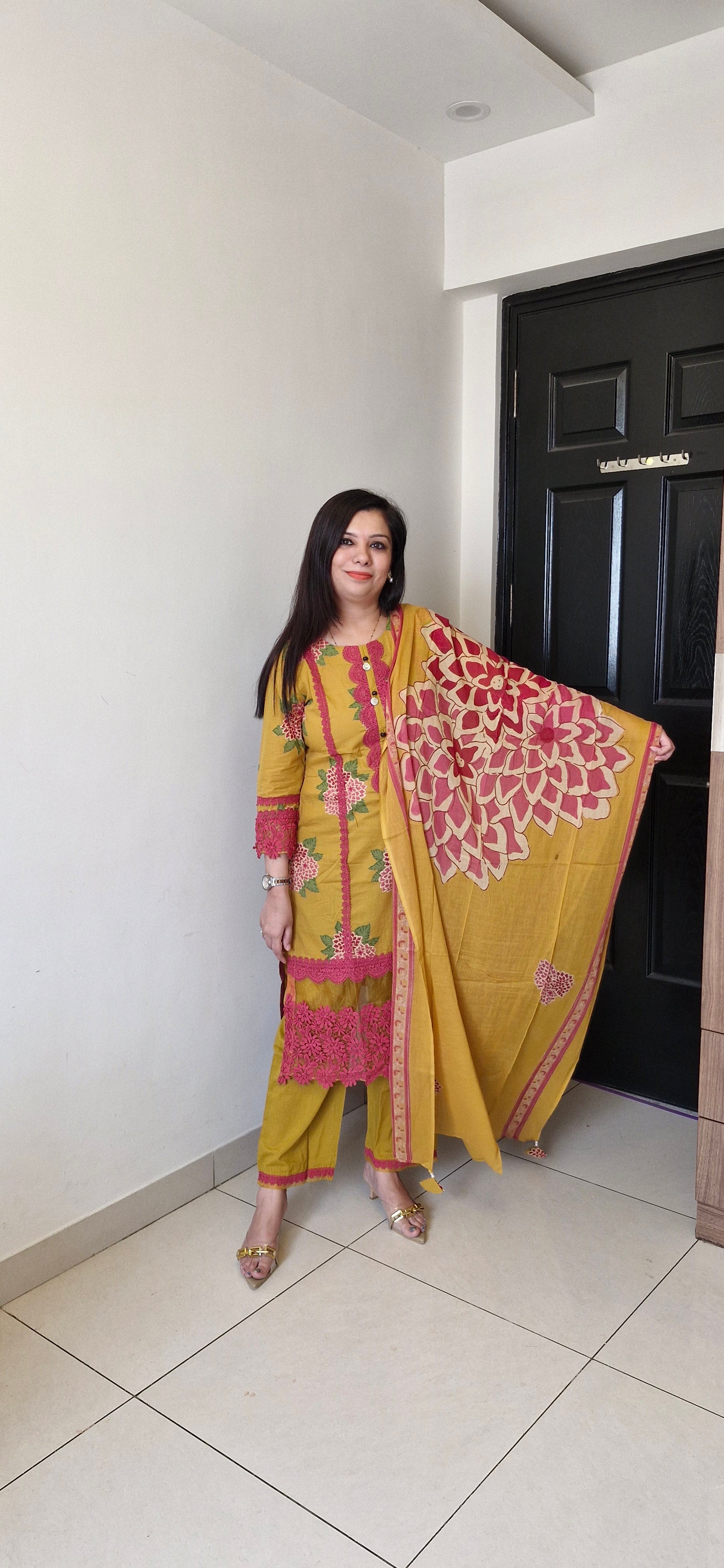 Elegant Pakistani Suit Set TT134