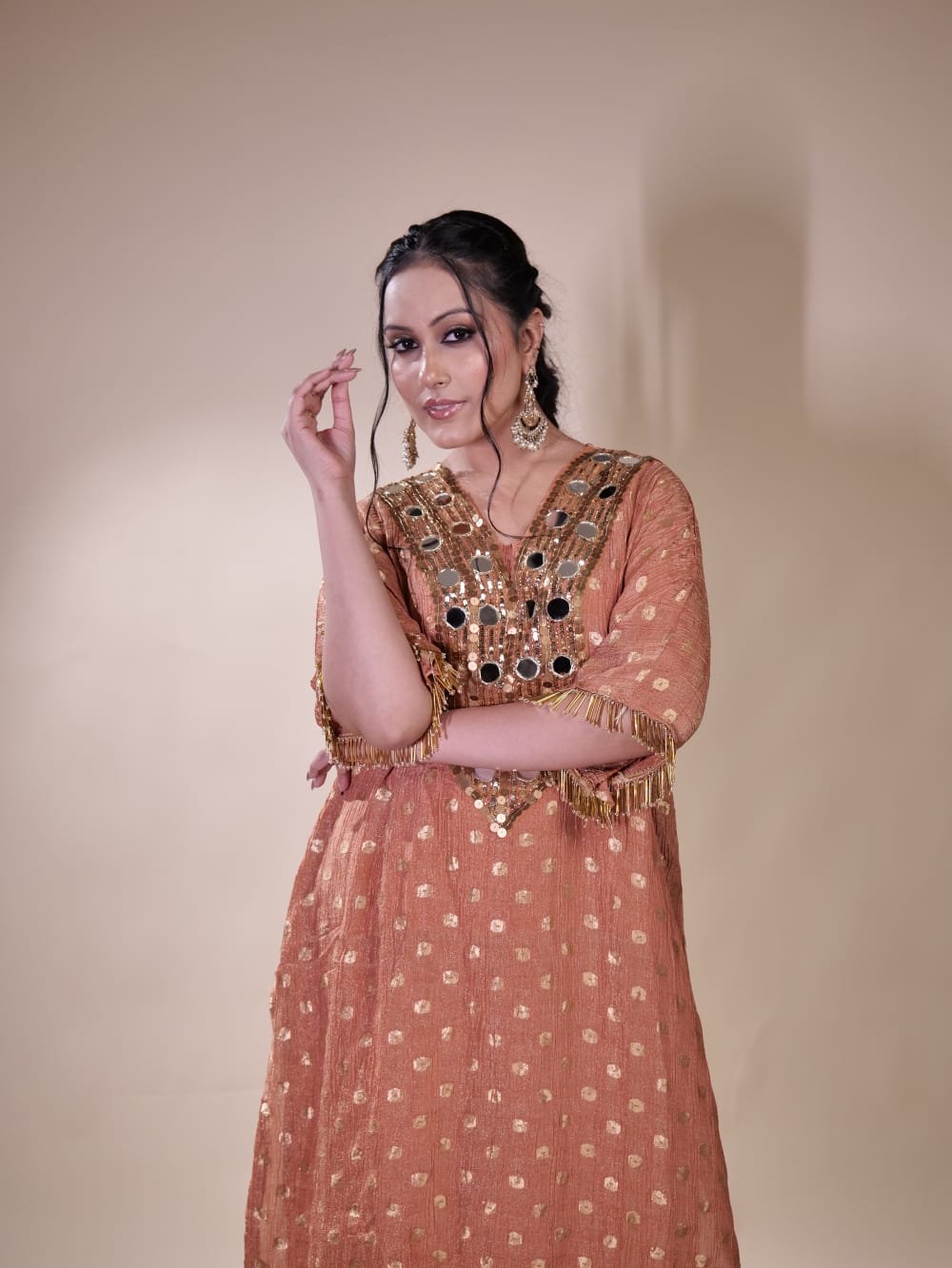 Elegant Traditional Ensemble with Intricate Detailing TT050