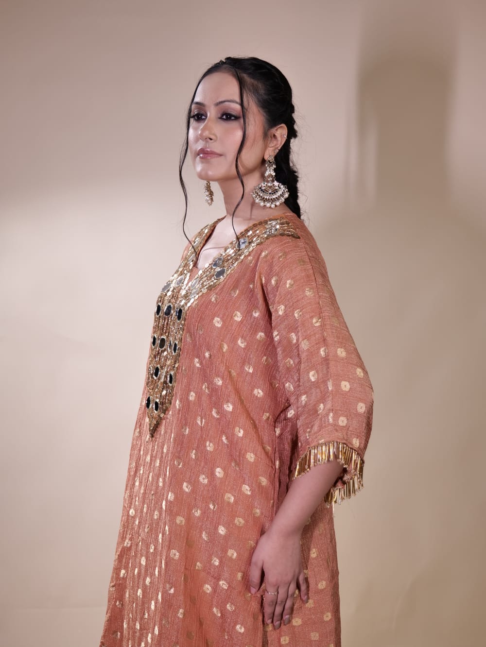 Elegant Traditional Ensemble with Intricate Detailing TT050