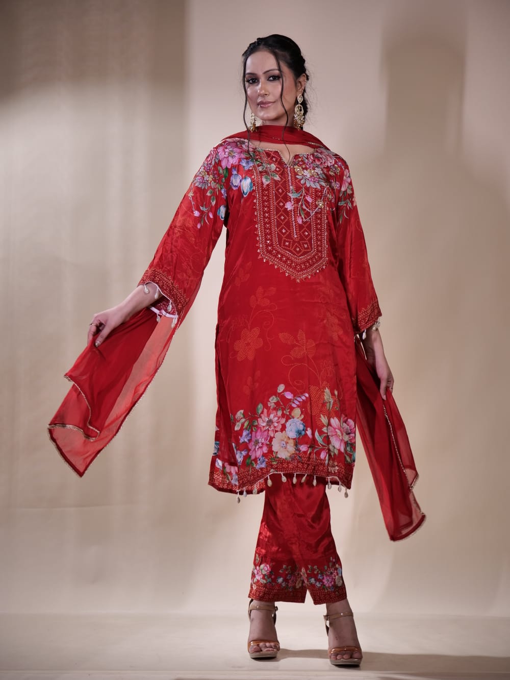 A Timeless Classic for Festive Occasions TT051