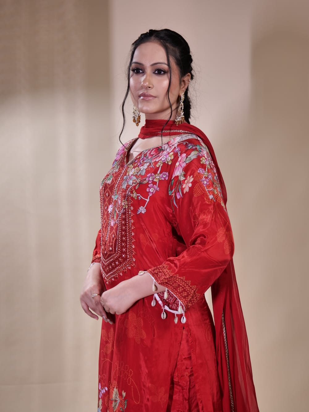 A Timeless Classic for Festive Occasions TT051