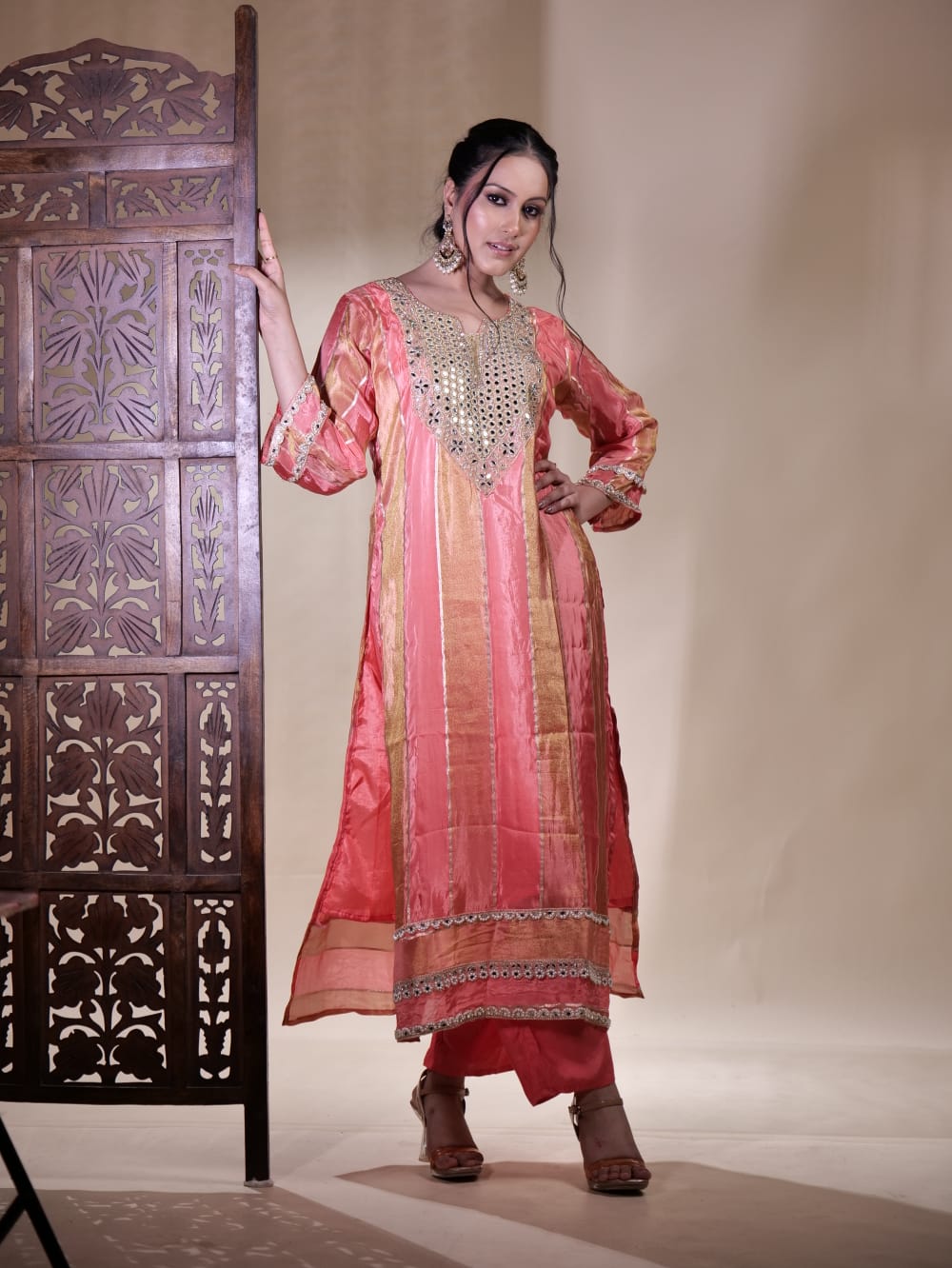 A Beautifully Crafted Salwar Kameez Ensemble TT053