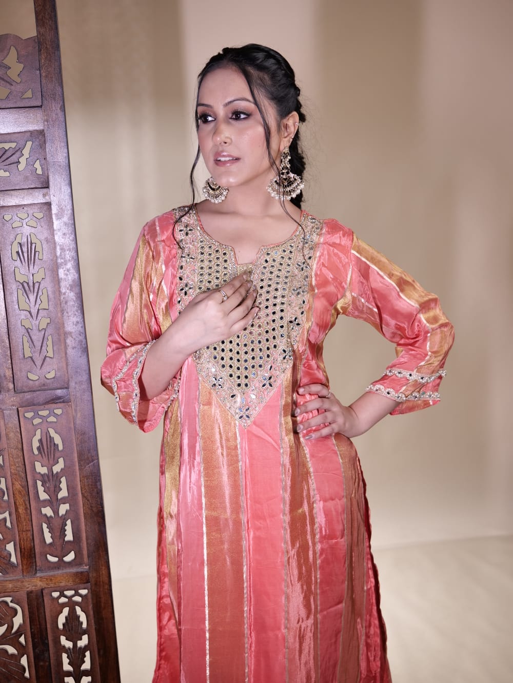 A Beautifully Crafted Salwar Kameez Ensemble TT053