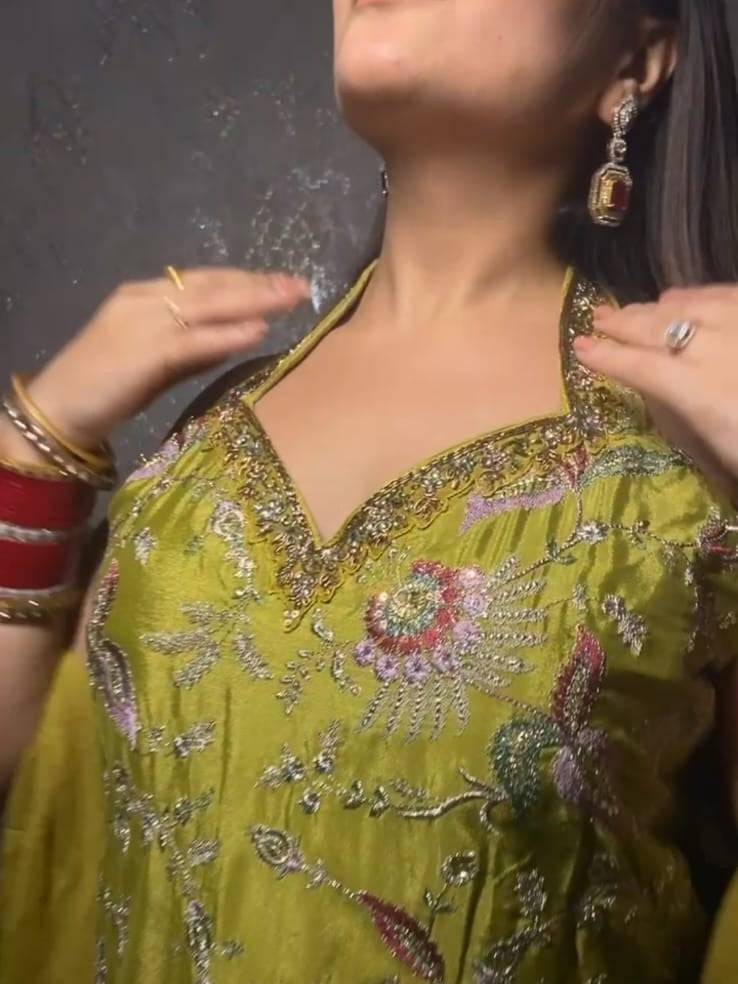 Elegant Green Festive Attire TT052