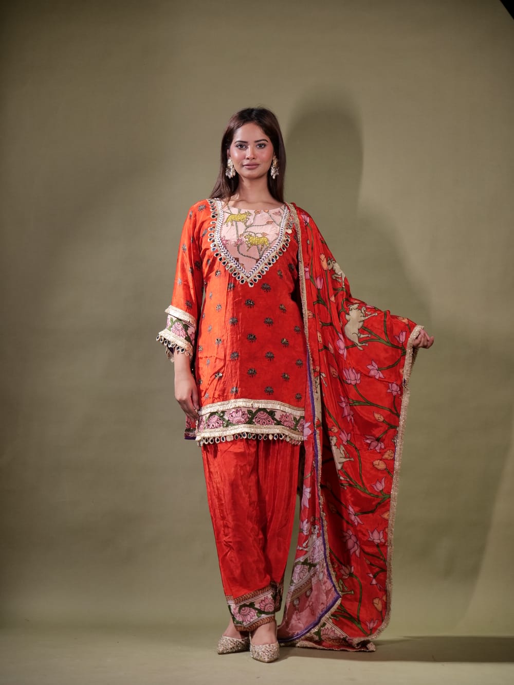 Stunning Print Suit With Neck Work TT055