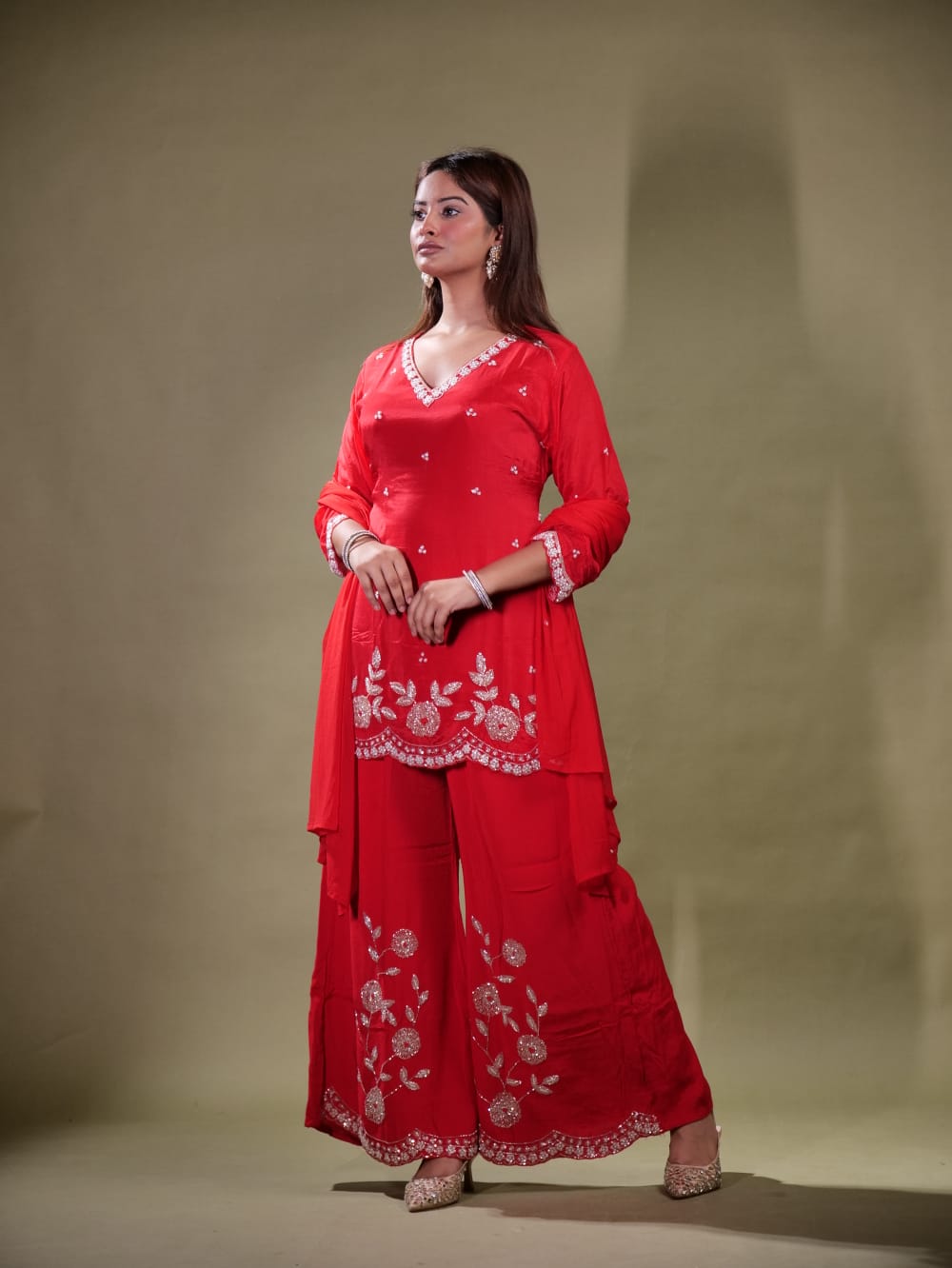 Beautiful Floral Work Suit With V Neck TT056
