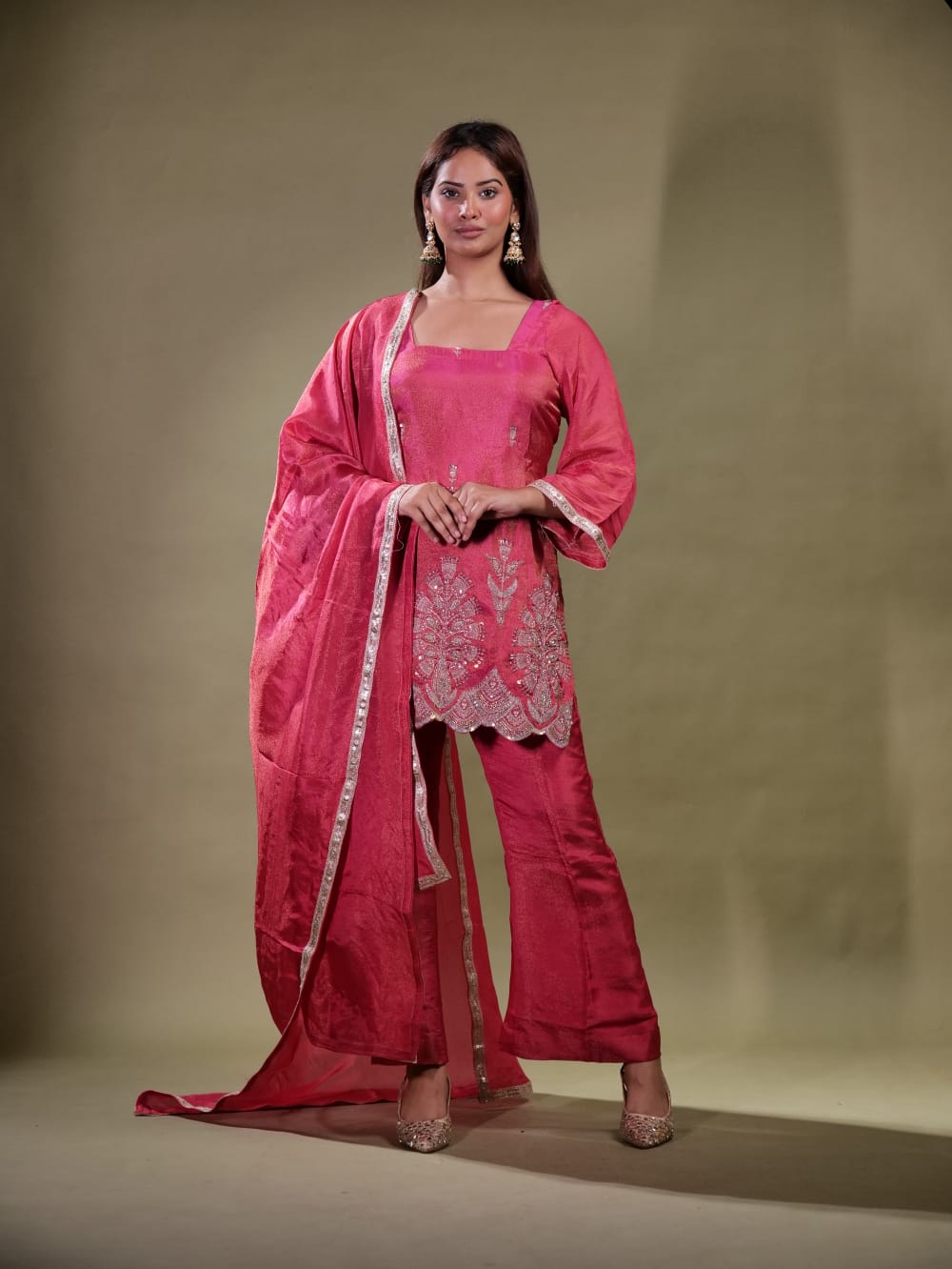 Stunning Suit With Cutout Wok TT062