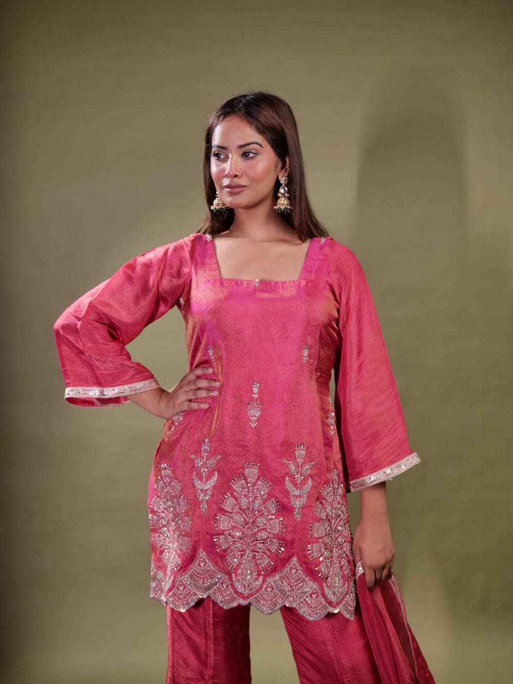 Stunning Suit With Cutout Wok TT062