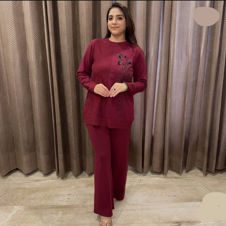 Elegant Sweater With Flower Design TT085