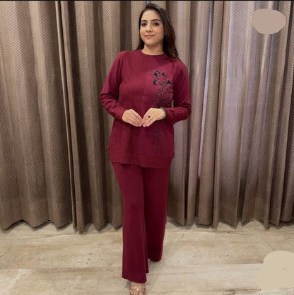 Elegant Sweater With Flower Design TT085