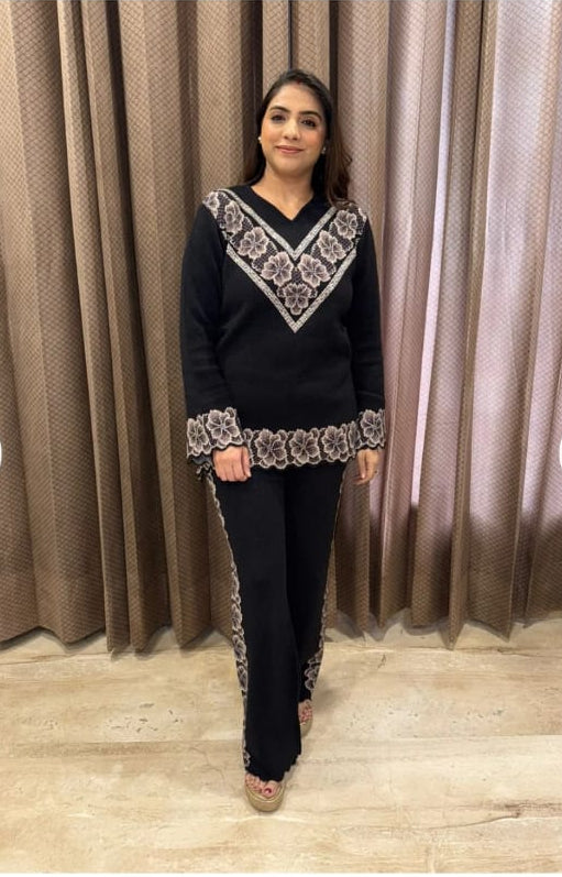 Elegant Sweaters With Beautiful Design TT087