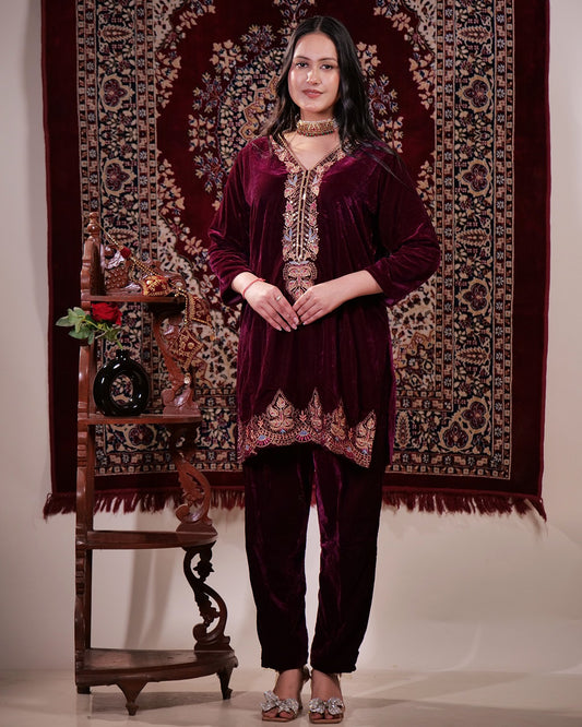 Stunning Thread Work Velvet Co-Ord Set TT111