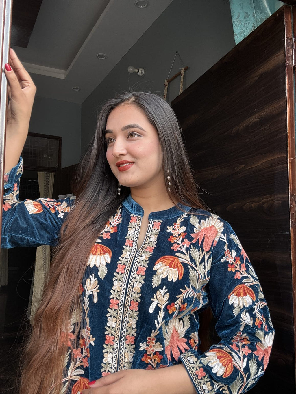 Elegant Velvet Kashmiri Kadai Co-ord Set TT125