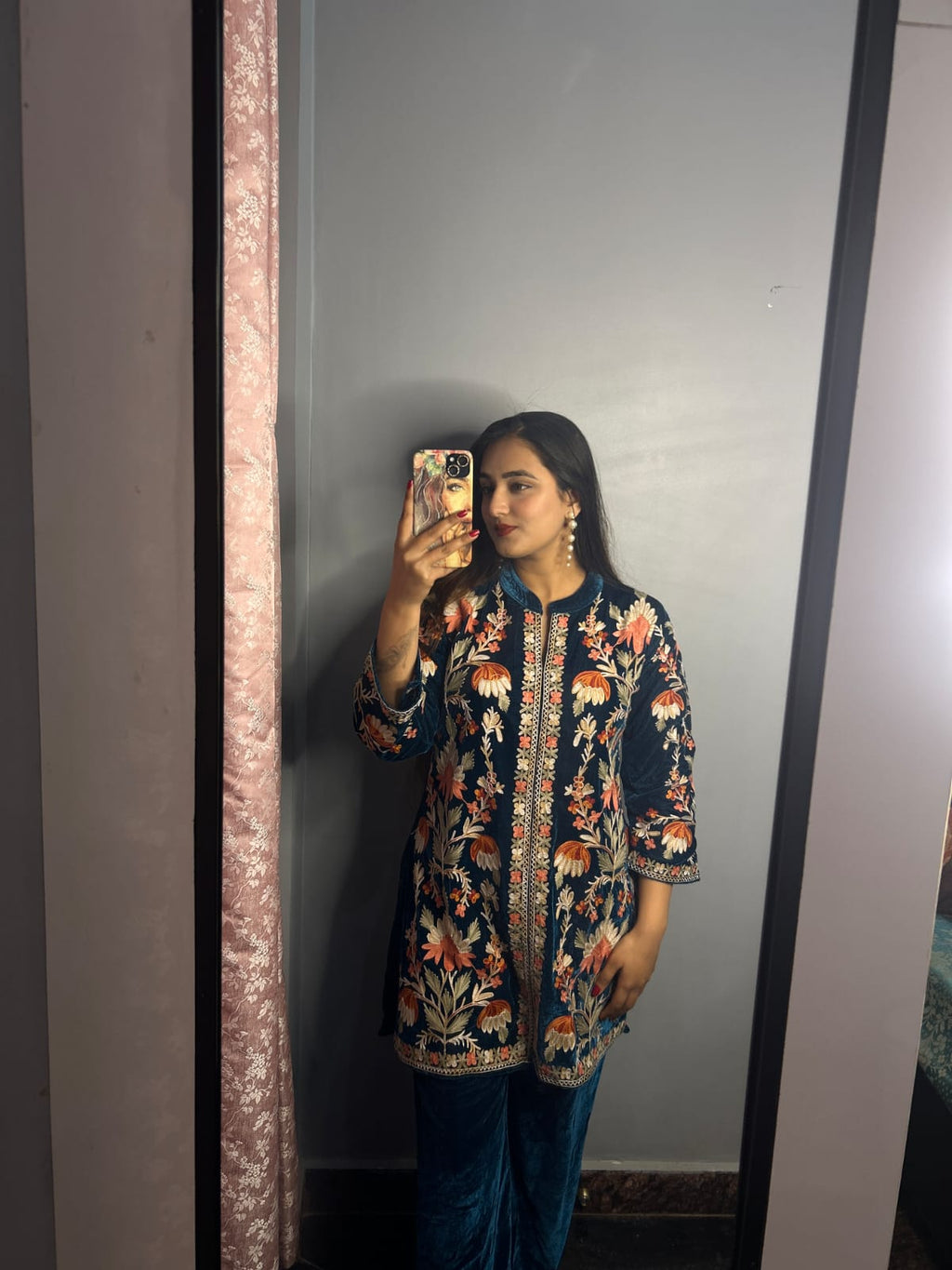 Elegant Velvet Kashmiri Kadai Co-ord Set TT125