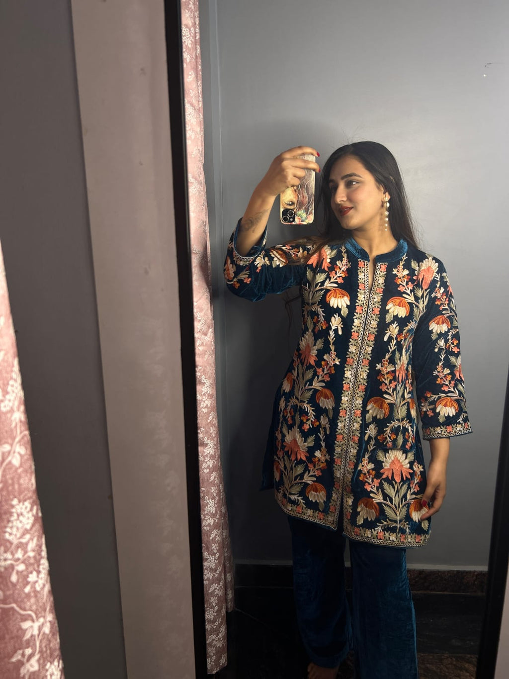 Elegant Velvet Kashmiri Kadai Co-ord Set TT125