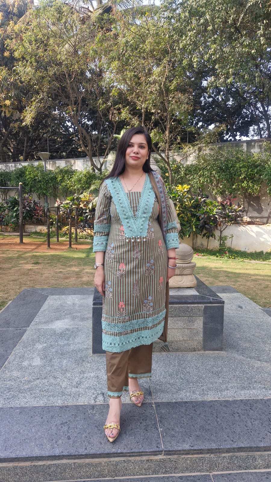 Elegant Lace Suit Set TT128