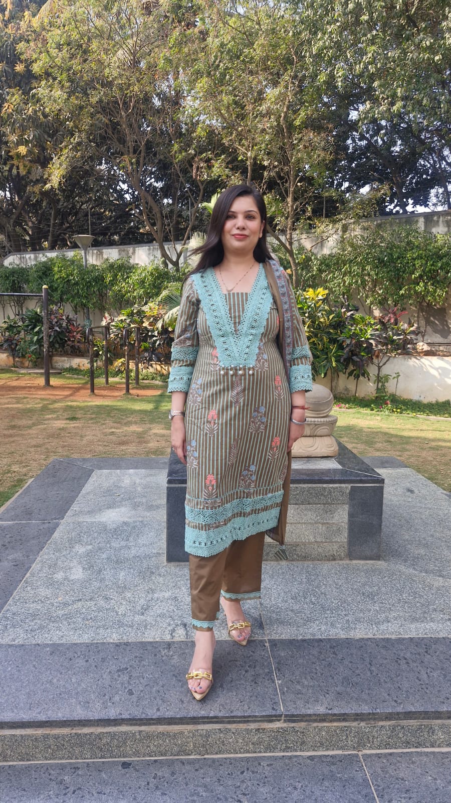 Elegant Lace Suit Set TT128