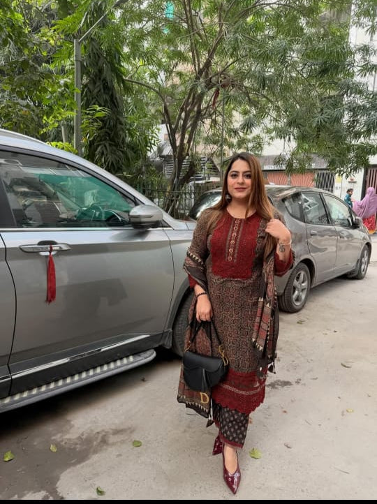 Elegant Lace Detailing Suit Set TT133