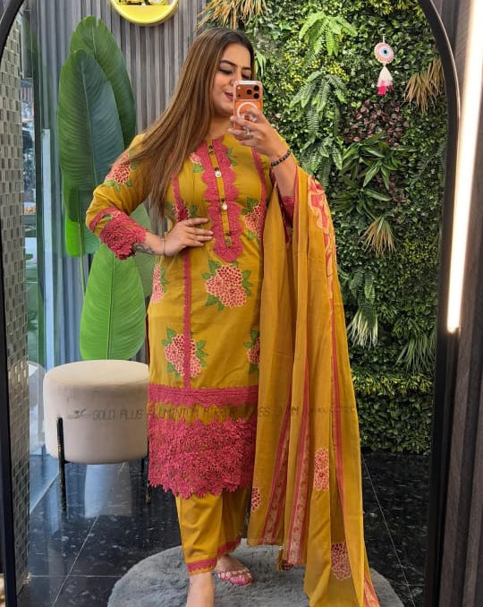 Elegant Pakistani Suit Set TT134