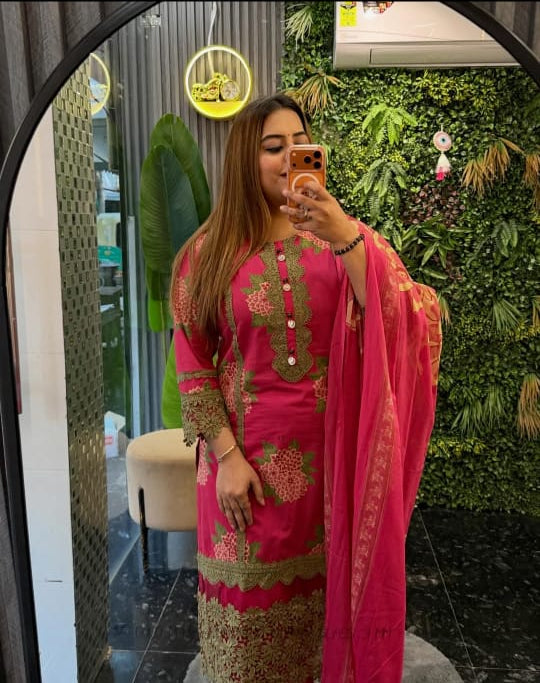 Elegant Pakistani Suit Set TT134