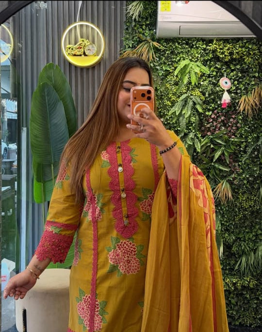 Elegant Pakistani Suit Set TT134