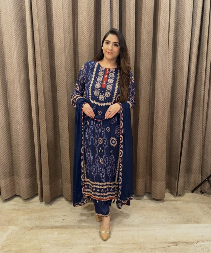 Stunning Long Georgette Suit TT154