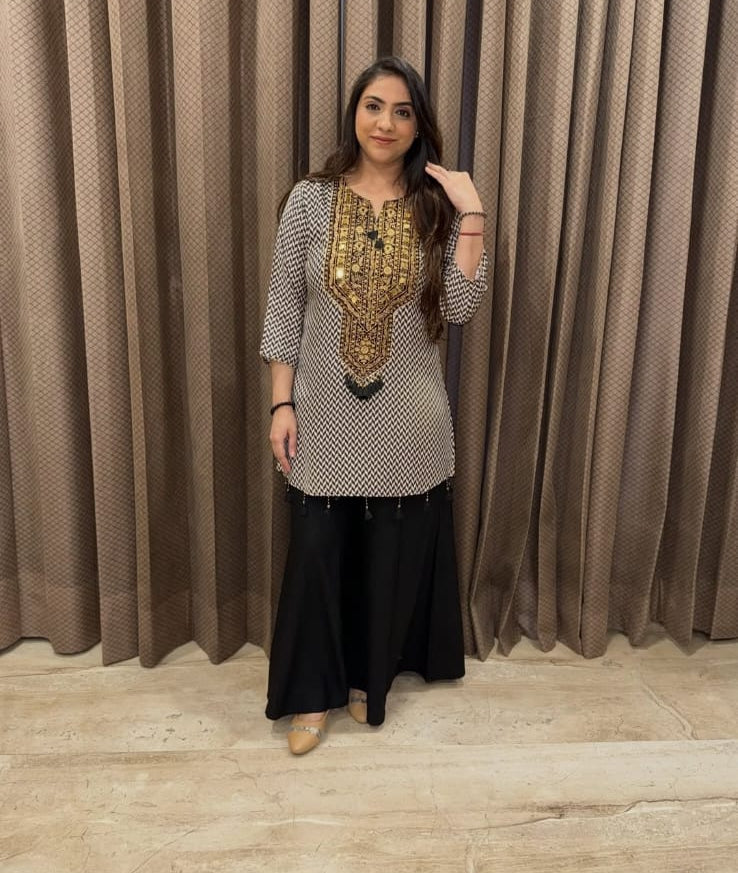 Beautiful Plazzo Suit TT158