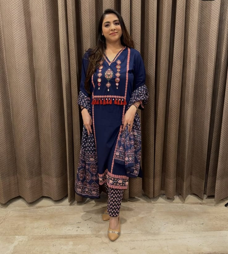 Beautiful V-Neck Suit With Tassel Work TT160