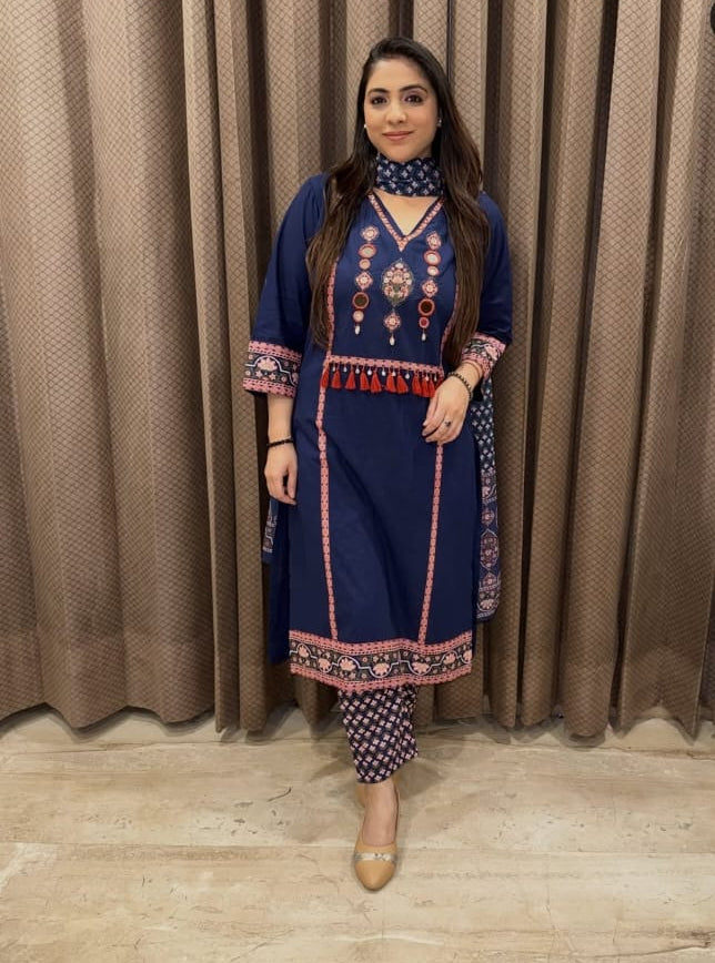 Beautiful V-Neck Suit With Tassel Work TT160