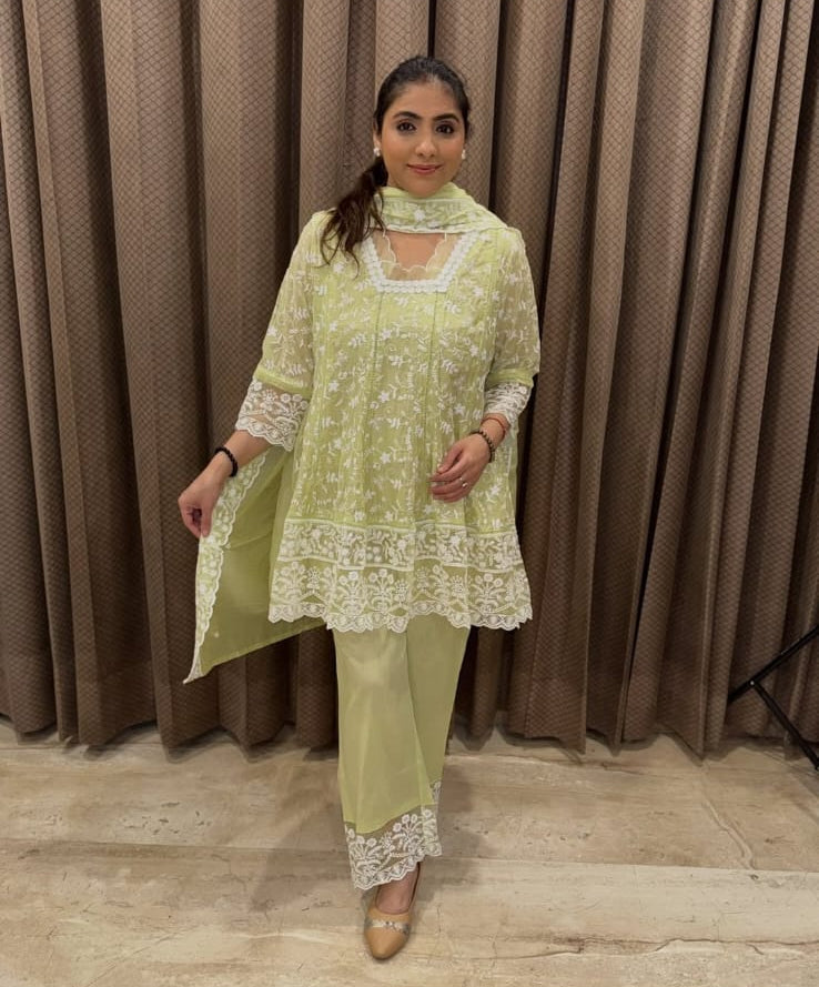 Beautiful Lace Suit Set TT162