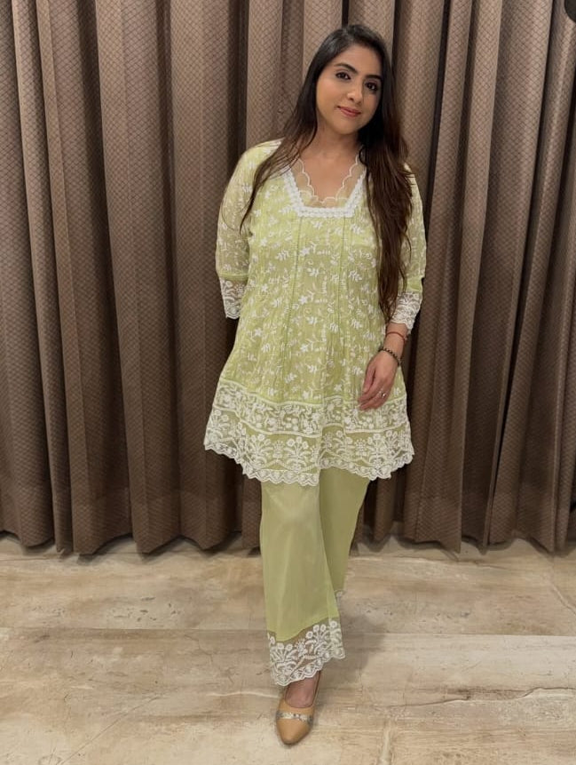 Beautiful Lace Suit Set TT162