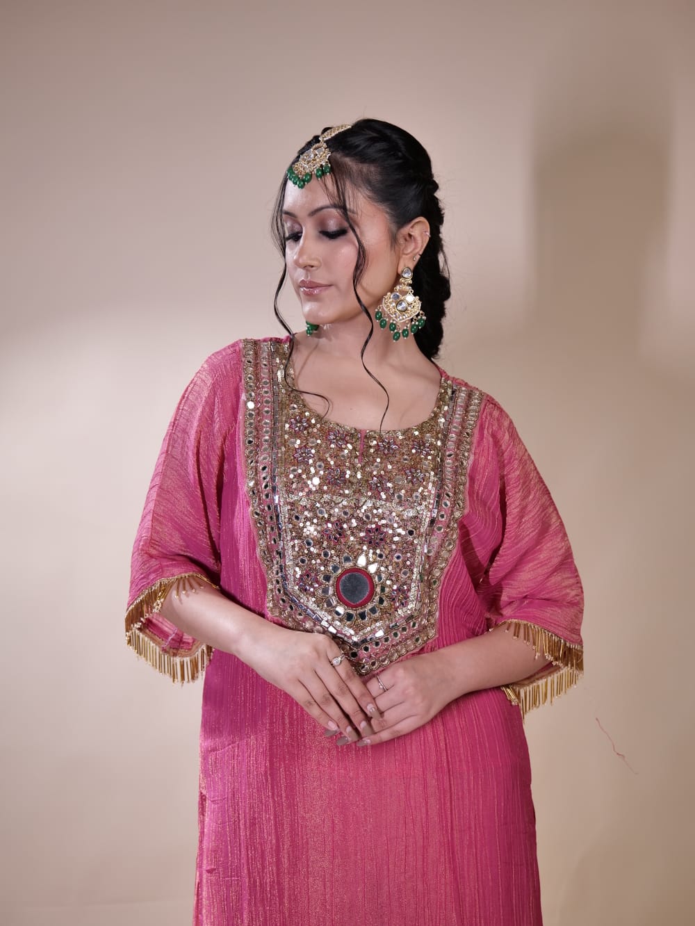 A Glimpse of Festive Glamour TT042