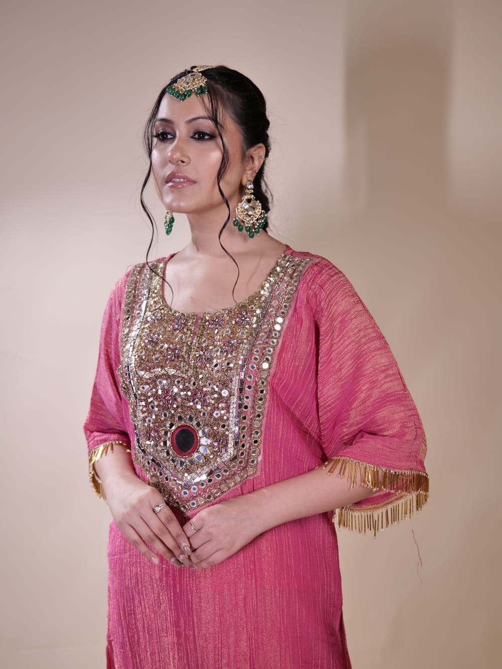 A Glimpse of Festive Glamour TT042