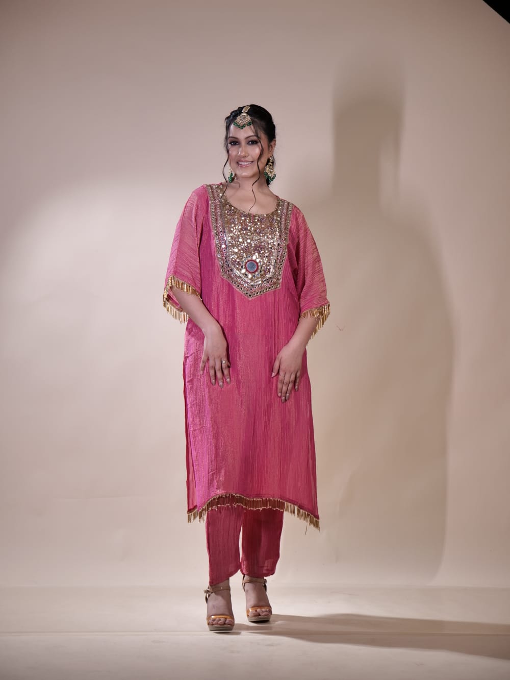 A Glimpse of Festive Glamour TT042