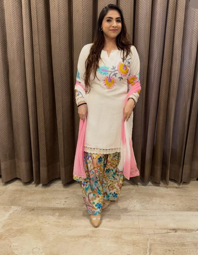 Stunning Lace Work Crepe TT163